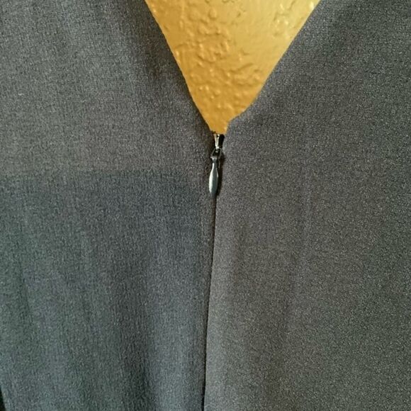 NWT Dress The Population Midnight Blue Lita Tie V-Neck Fitted Midi Dress Medium - Picture 5 of 7